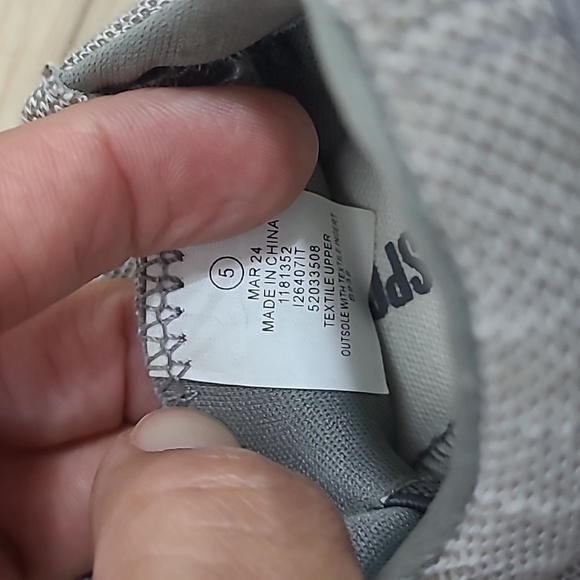 Us Sports Gray Kids Shoes Size 5 - Picture 8 of 9